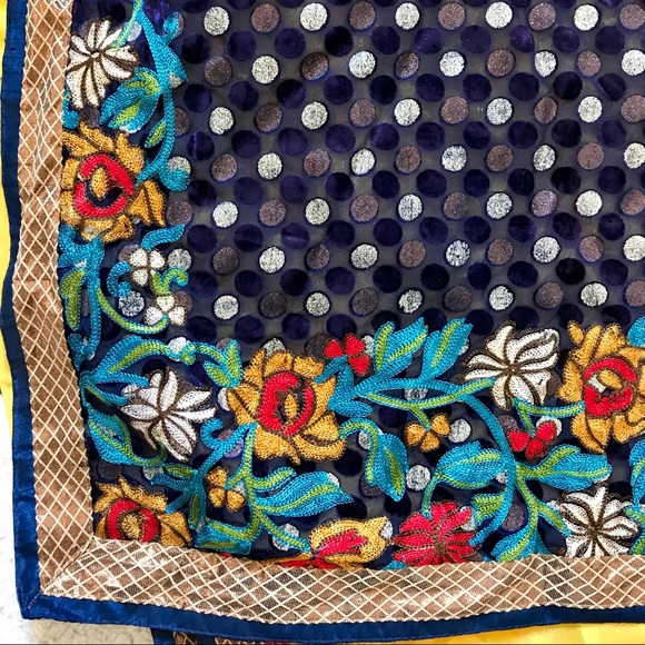 Yellow and blue embroidered Saree w/ red blouse - Picture 3 of 8